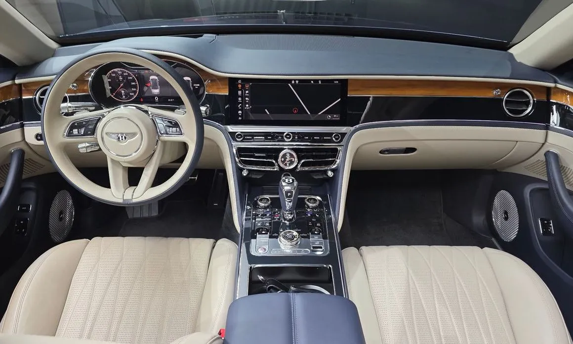 Bentley Flying Spur 2021 из KR, фото 7
