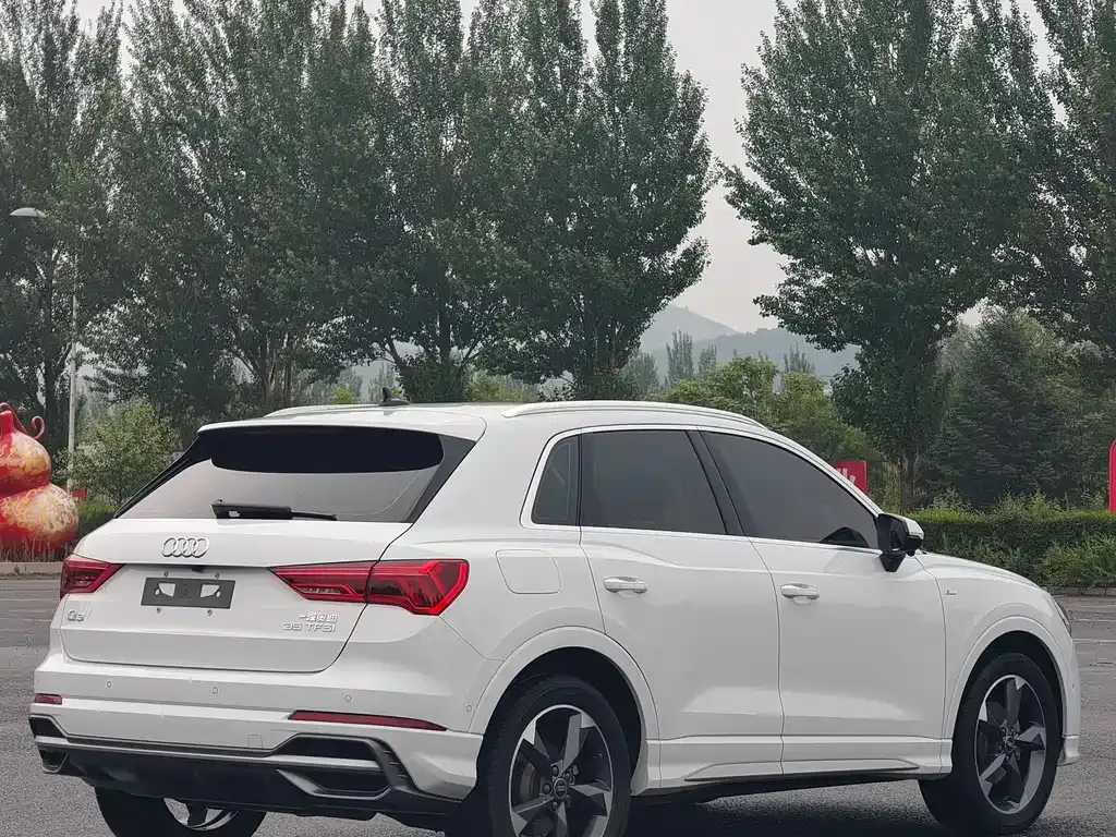 Audi Q3 — фото 10