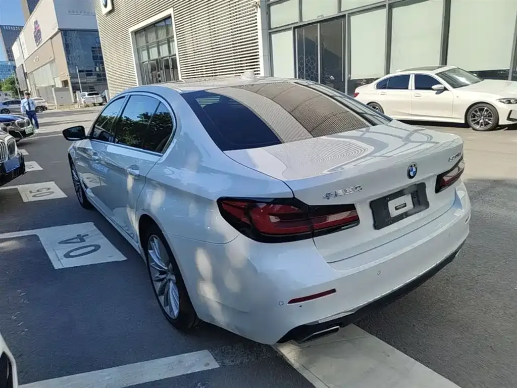 BMW 5 Series — фото 10