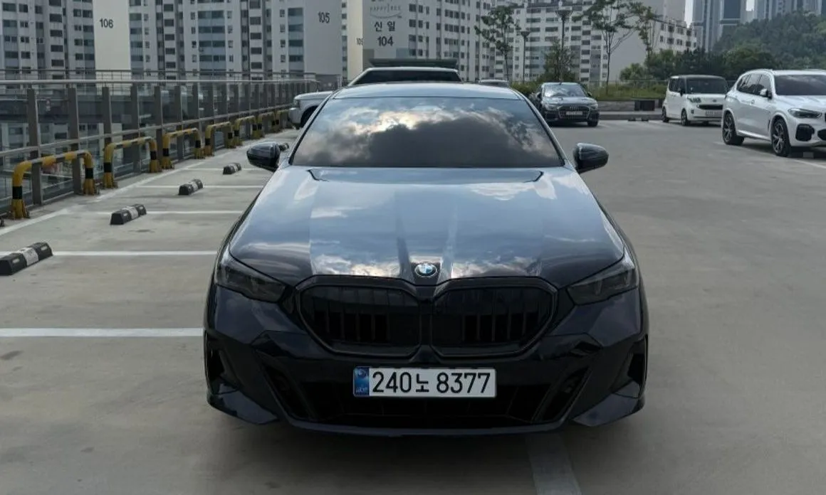 BMW 5-Series — фото 1