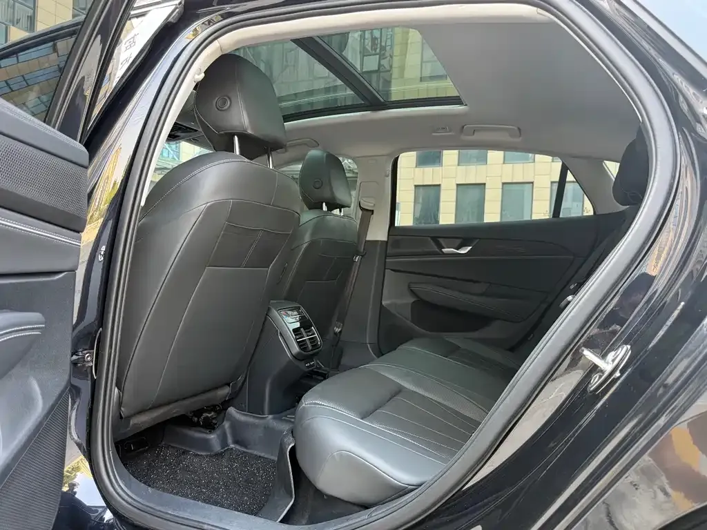 Volkswagen Passat — фото 7