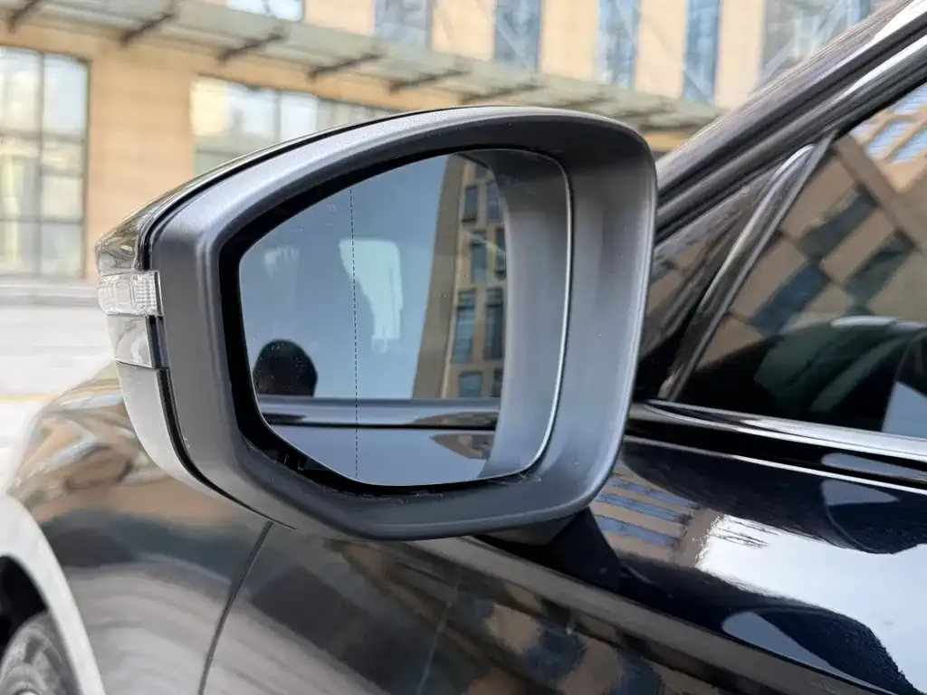 Volkswagen Passat — фото 6