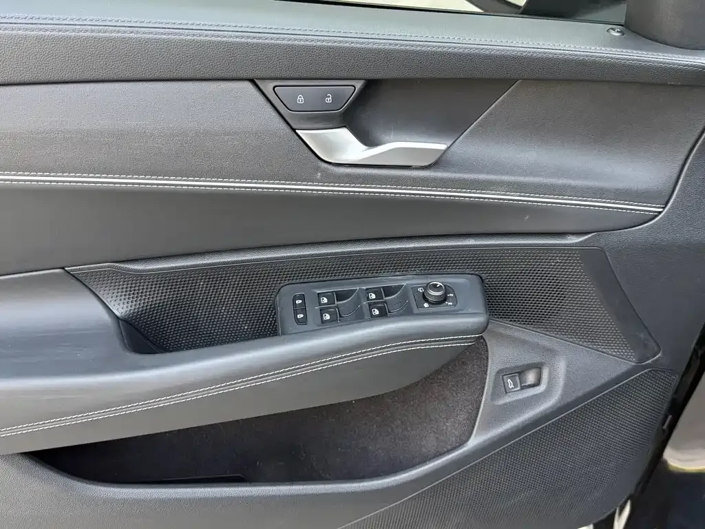Volkswagen Passat — фото 4