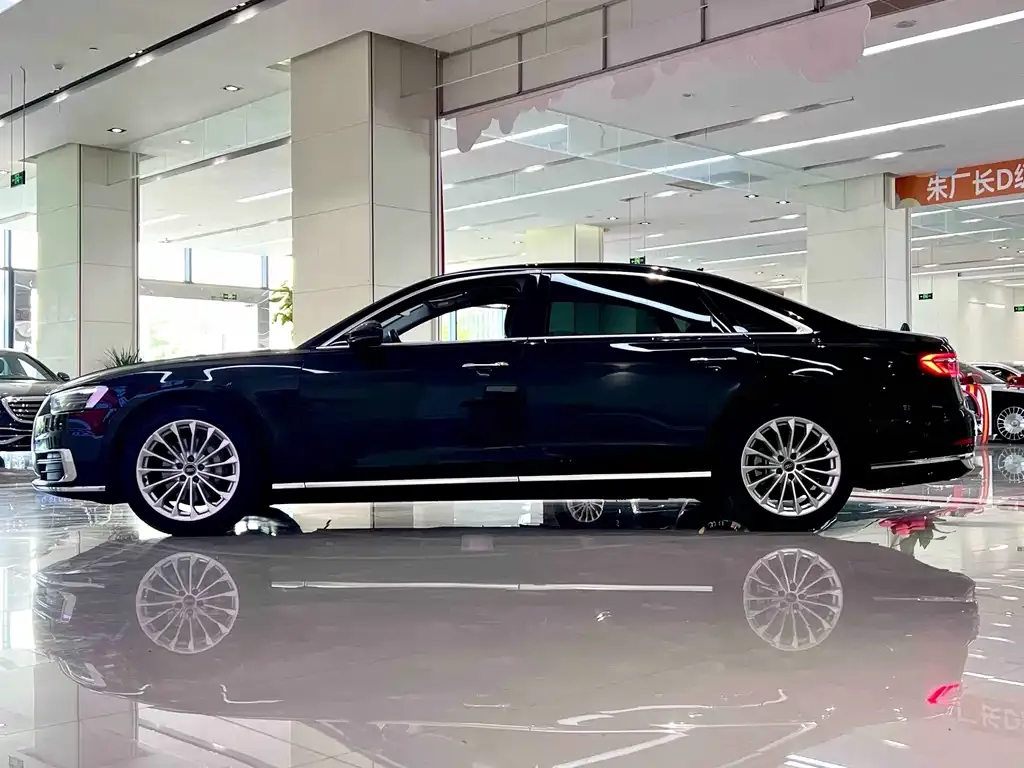 Audi A8 — фото 4