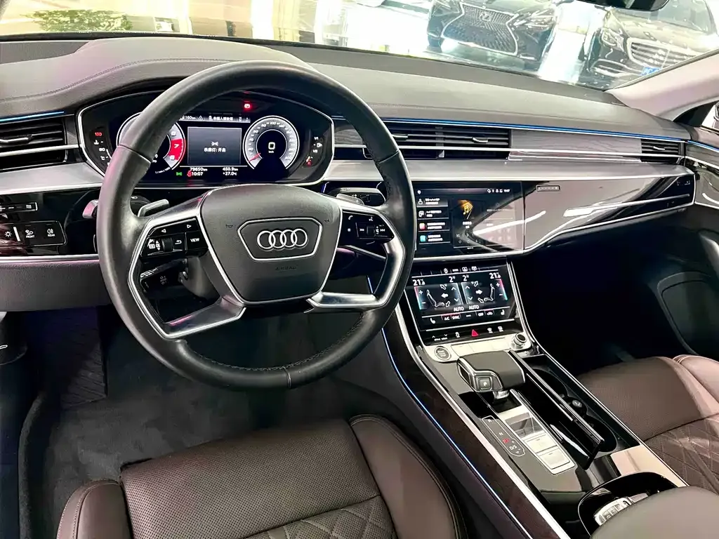 Audi A8 — фото 8