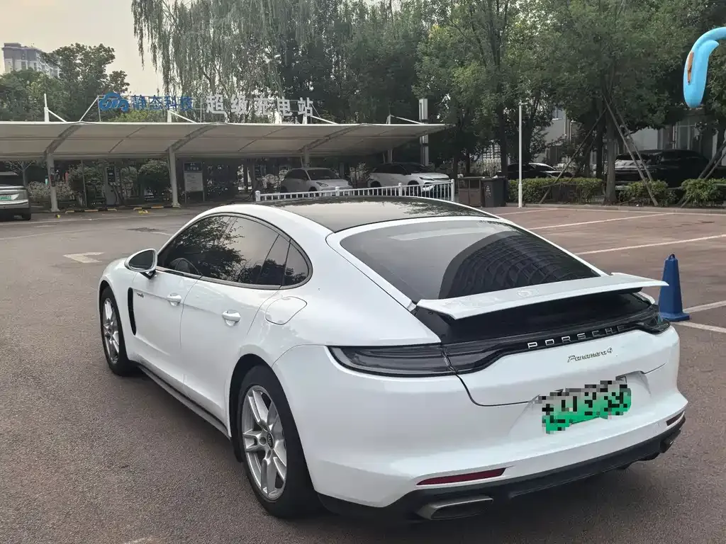 Porsche Panamera Hybrid 2022 из CN, фото 4