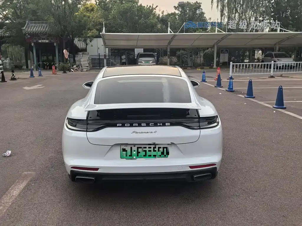 Porsche Panamera Hybrid 2022 из CN, фото 5
