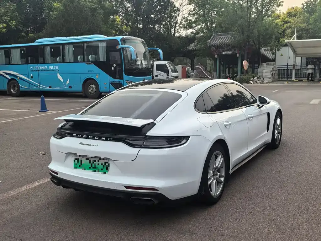 Porsche Panamera Hybrid 2022 из CN, фото 7