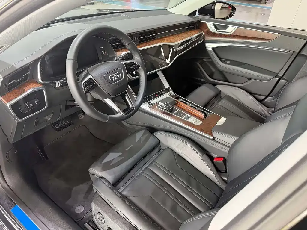 Audi A7 2021 из CN, фото 4