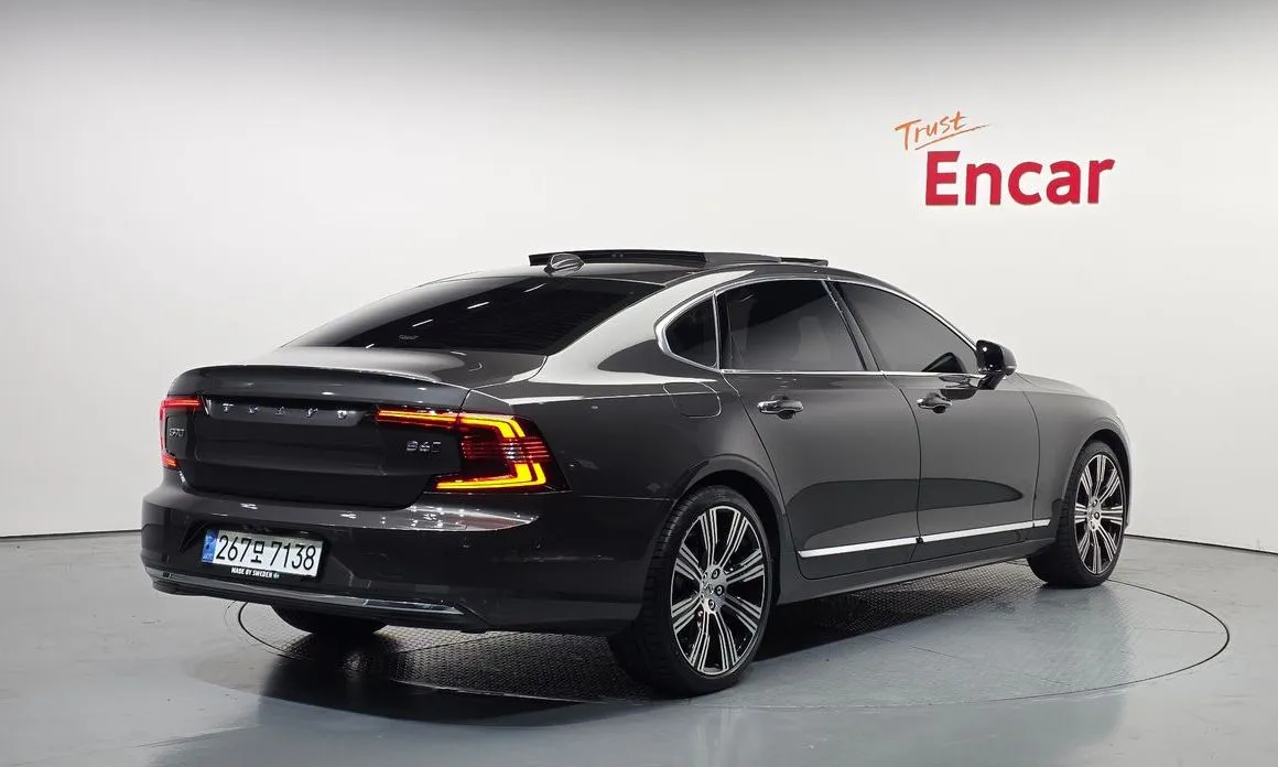 Volvo S90 2023 из KR, фото 3