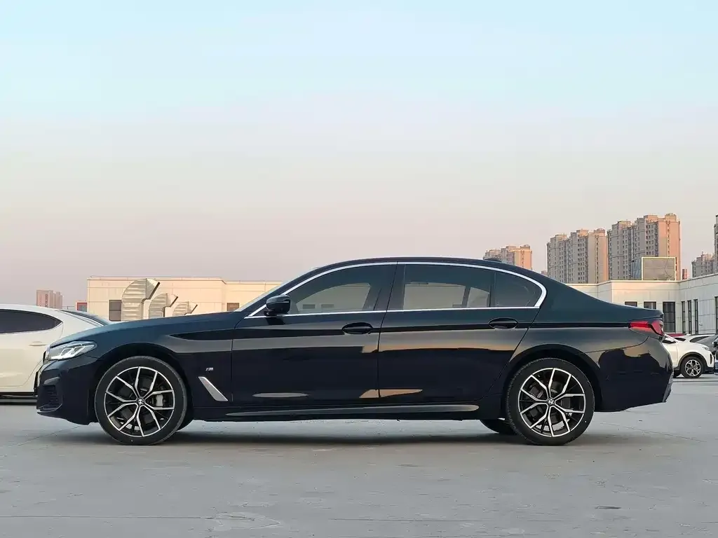 BMW 5 Series — фото 2