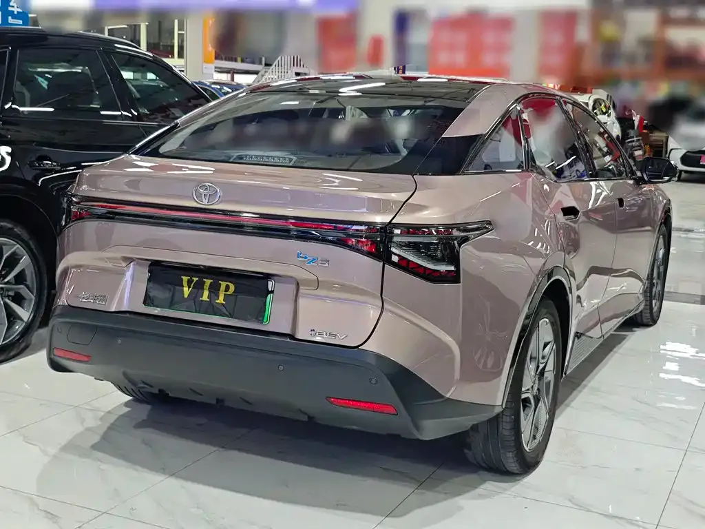 Toyota bZ3 2023 из CN, фото 8