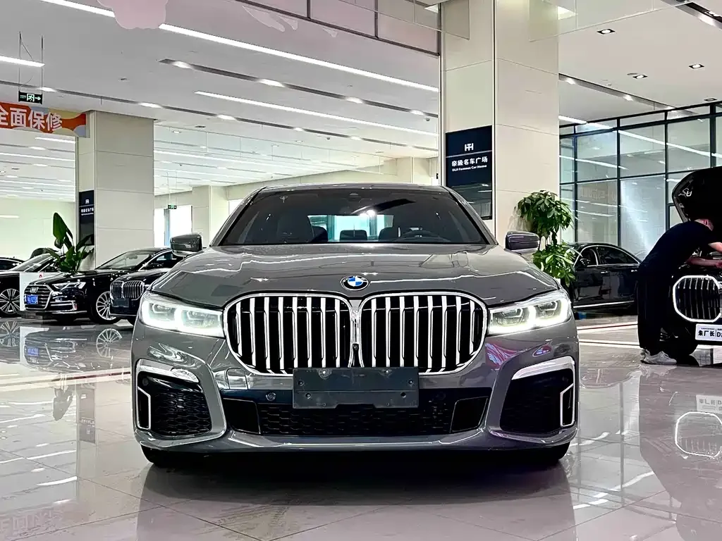 BMW 7 Series 2022 из CN, фото 7