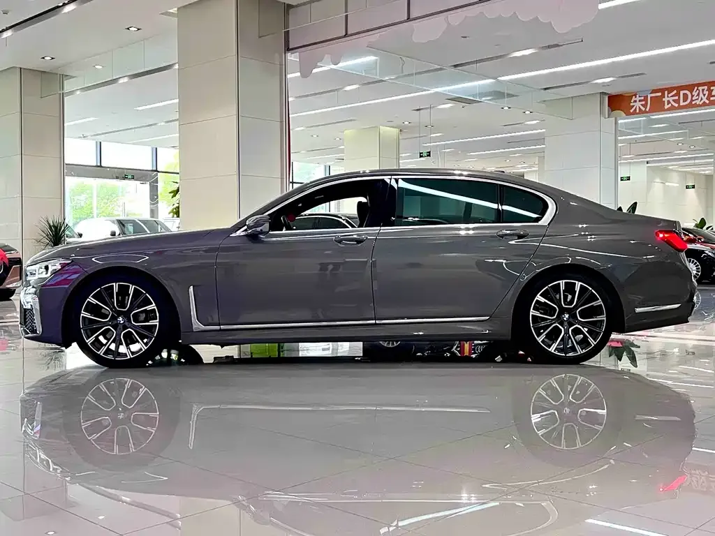 BMW 7 Series 2022 из CN, фото 5