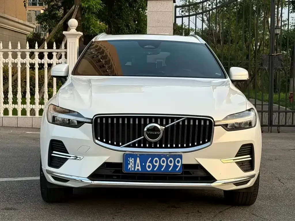 Volvo XC60 — фото 7