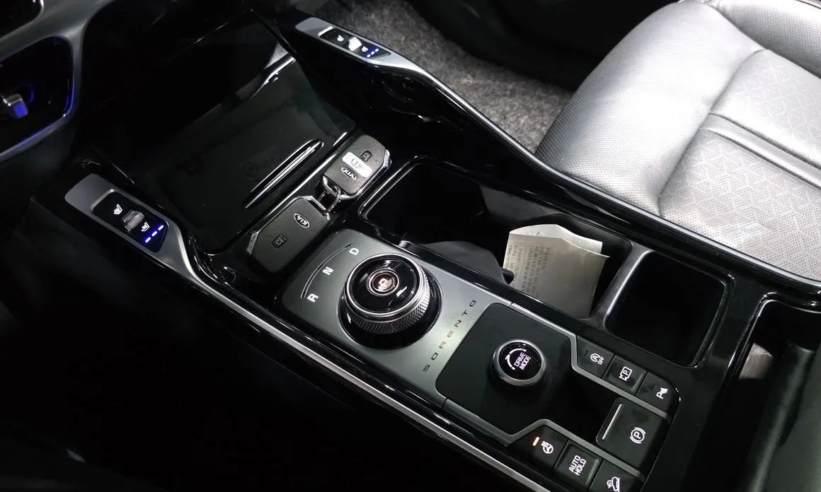 Kia Sorento — фото 7