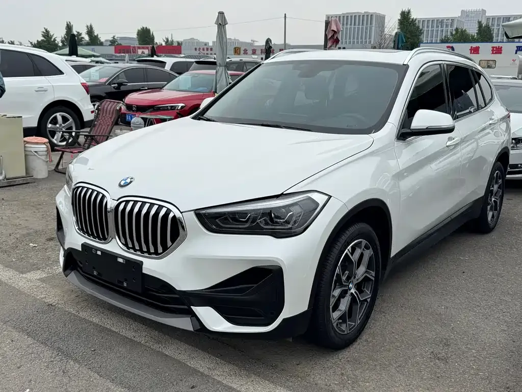 BMW X1 — фото 1