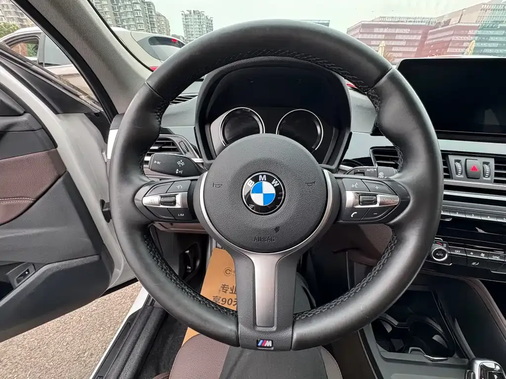 BMW X1 — фото 9