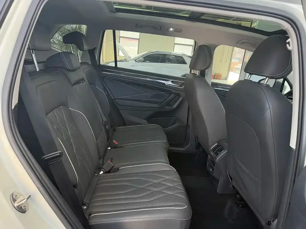 Volkswagen Tiguan L 2022 из CN, фото 9
