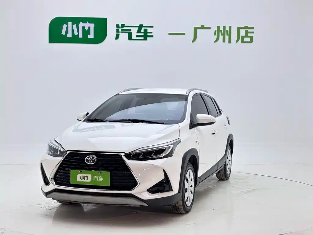 Toyota Yaris L — фото 1