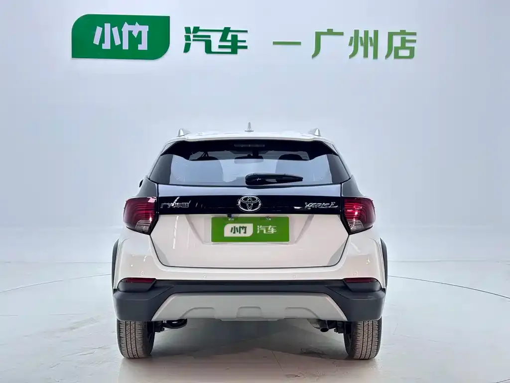 Toyota Yaris L — фото 10