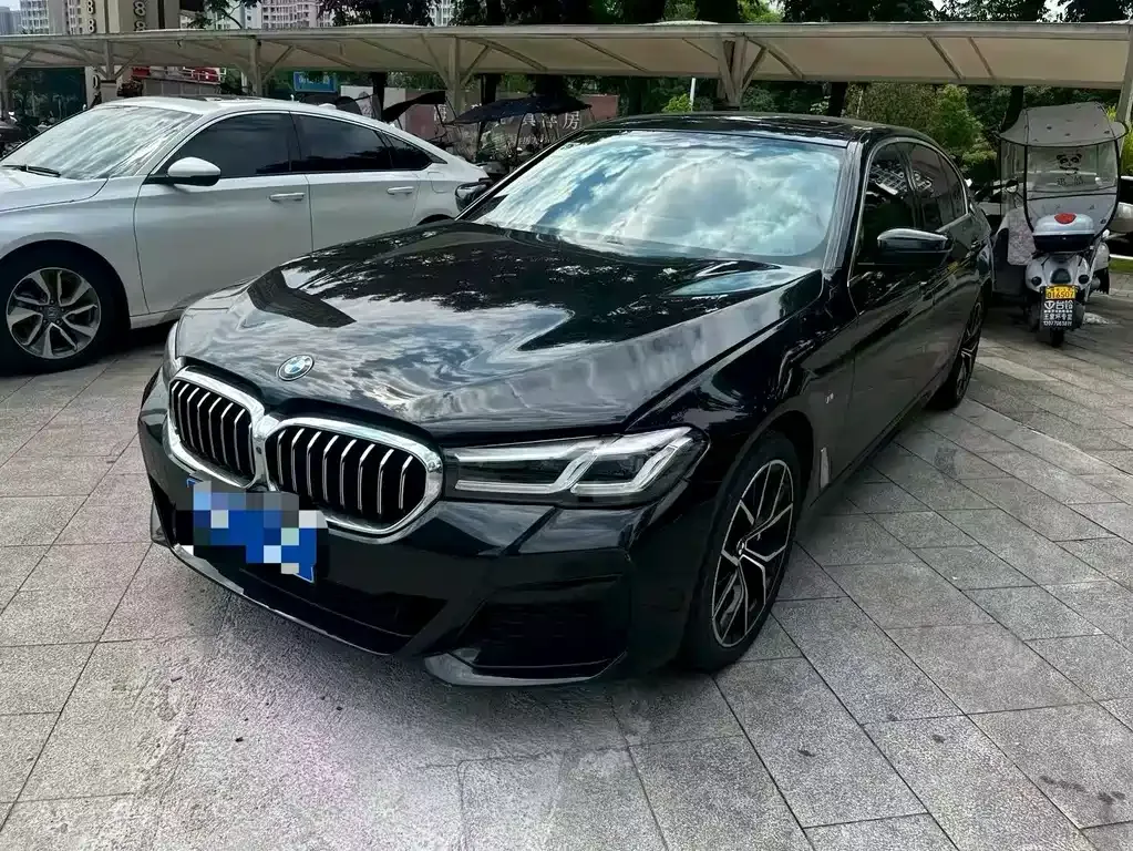 BMW 5 Series — фото 1