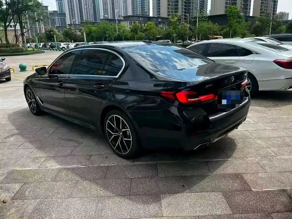BMW 5 Series — фото 2