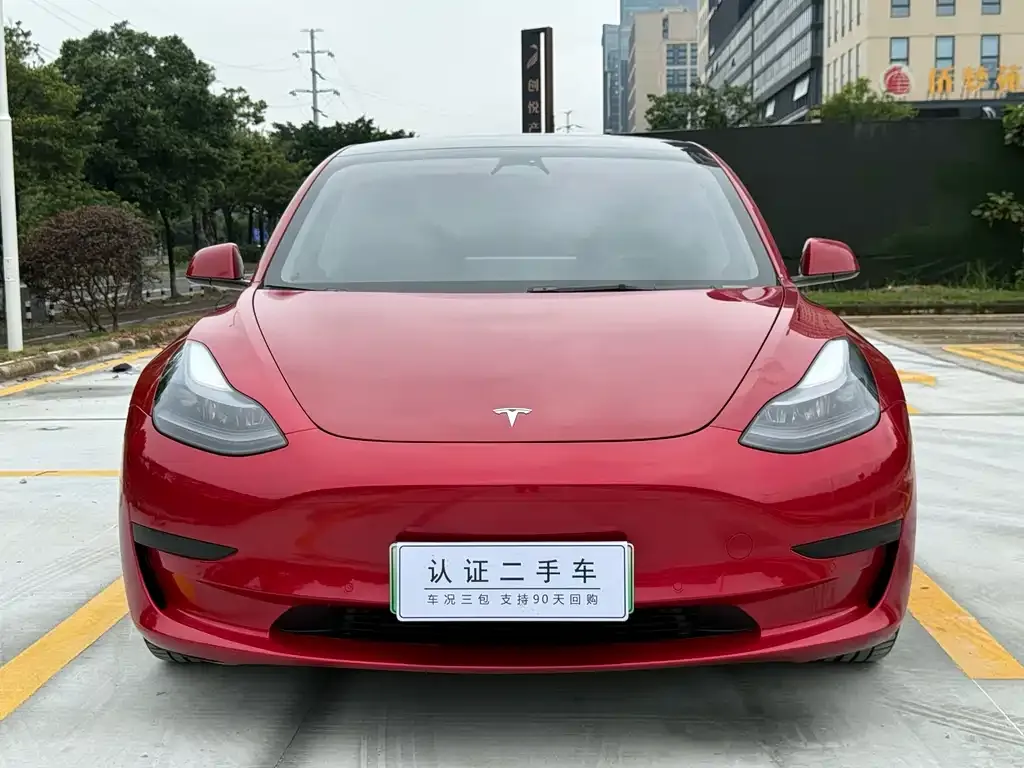 Tesla Model 3 — фото 9