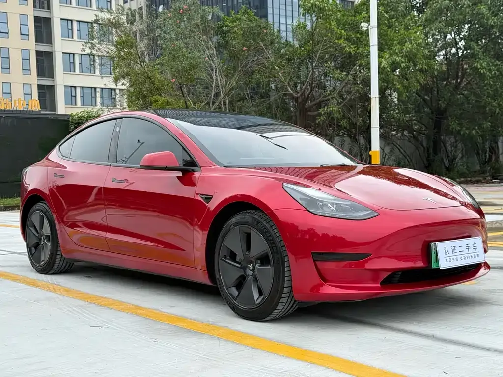 Tesla Model 3 — фото 7