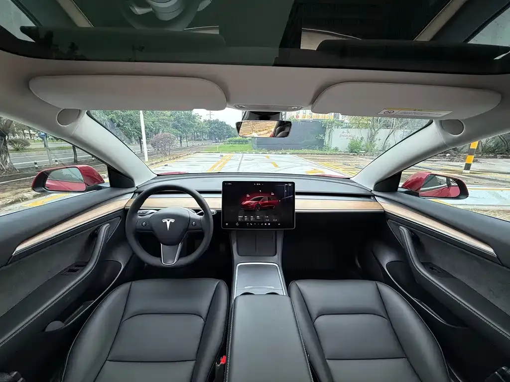 Tesla Model 3 — фото 6