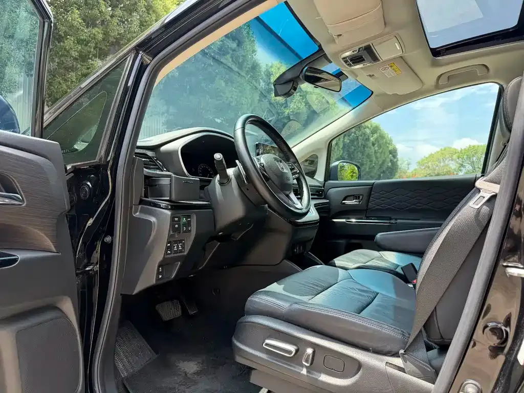 Honda Elysion 2023 из CN, фото 6