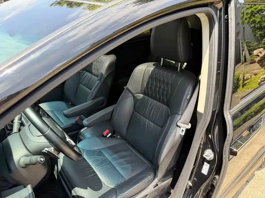 Honda Elysion 2023 из CN, фото 4