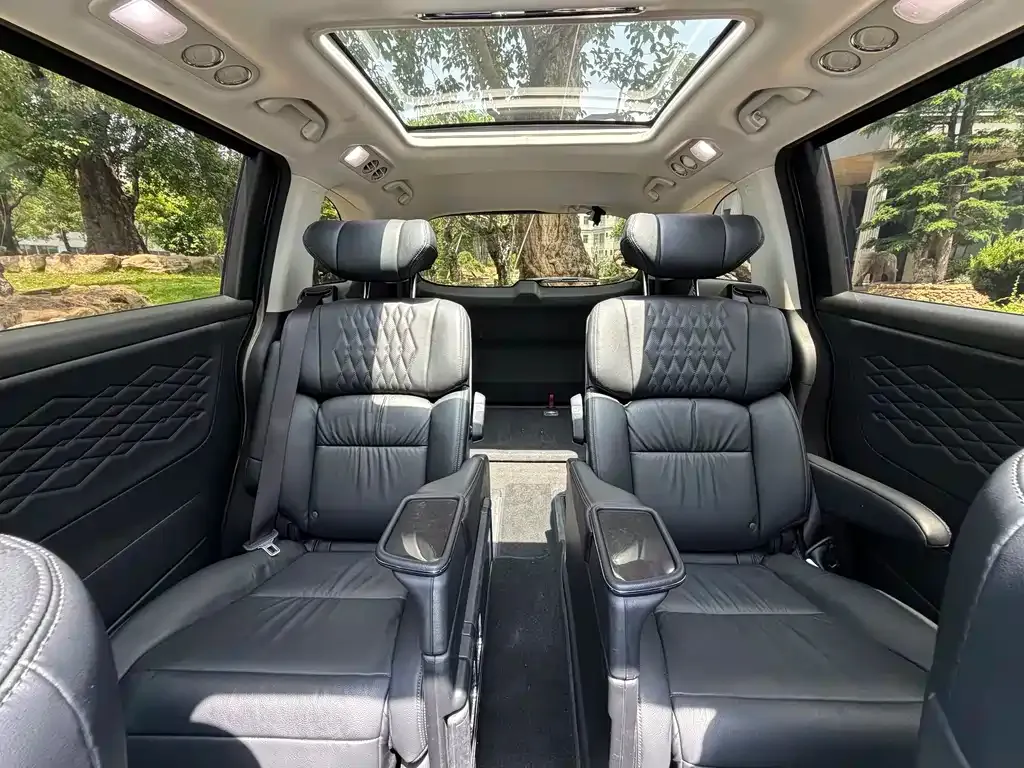 Honda Elysion 2023 из CN, фото 8