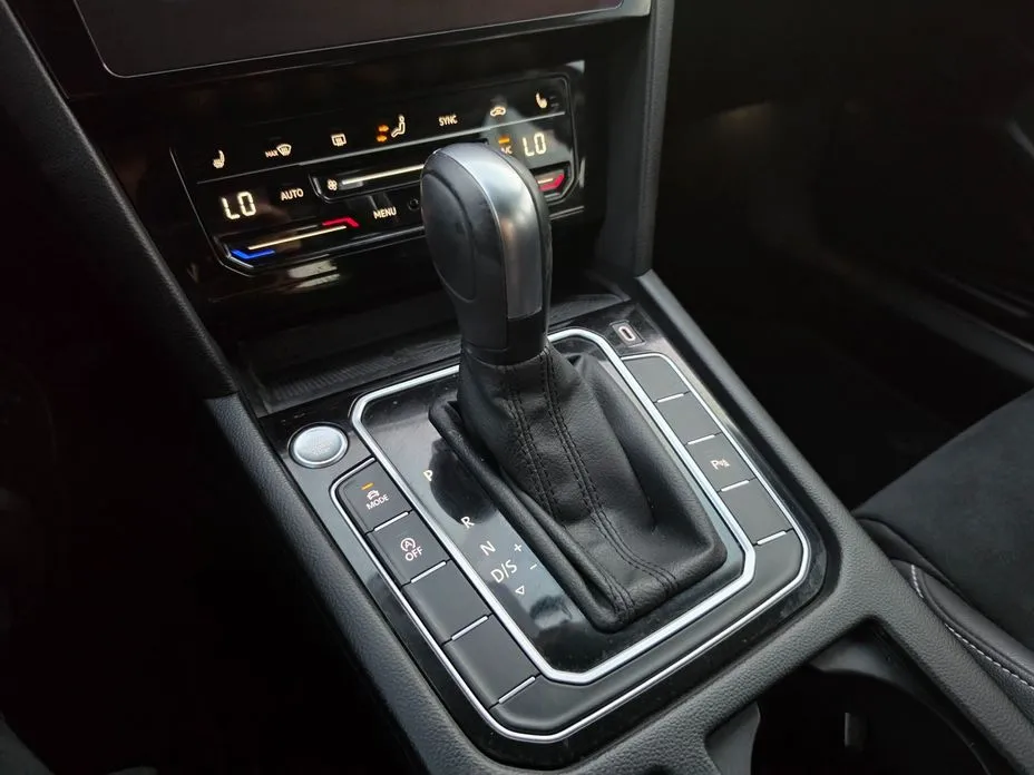 Volkswagen Passat 2021 из KR, фото 2