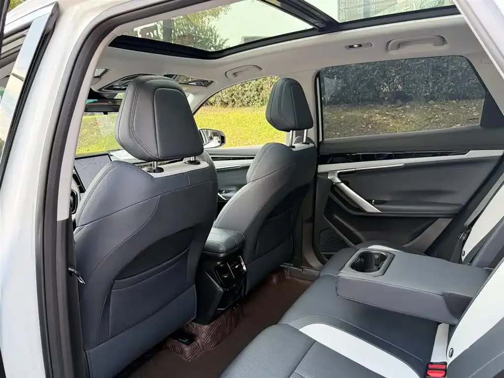 Geely Boyue L 2024 из CN, фото 3