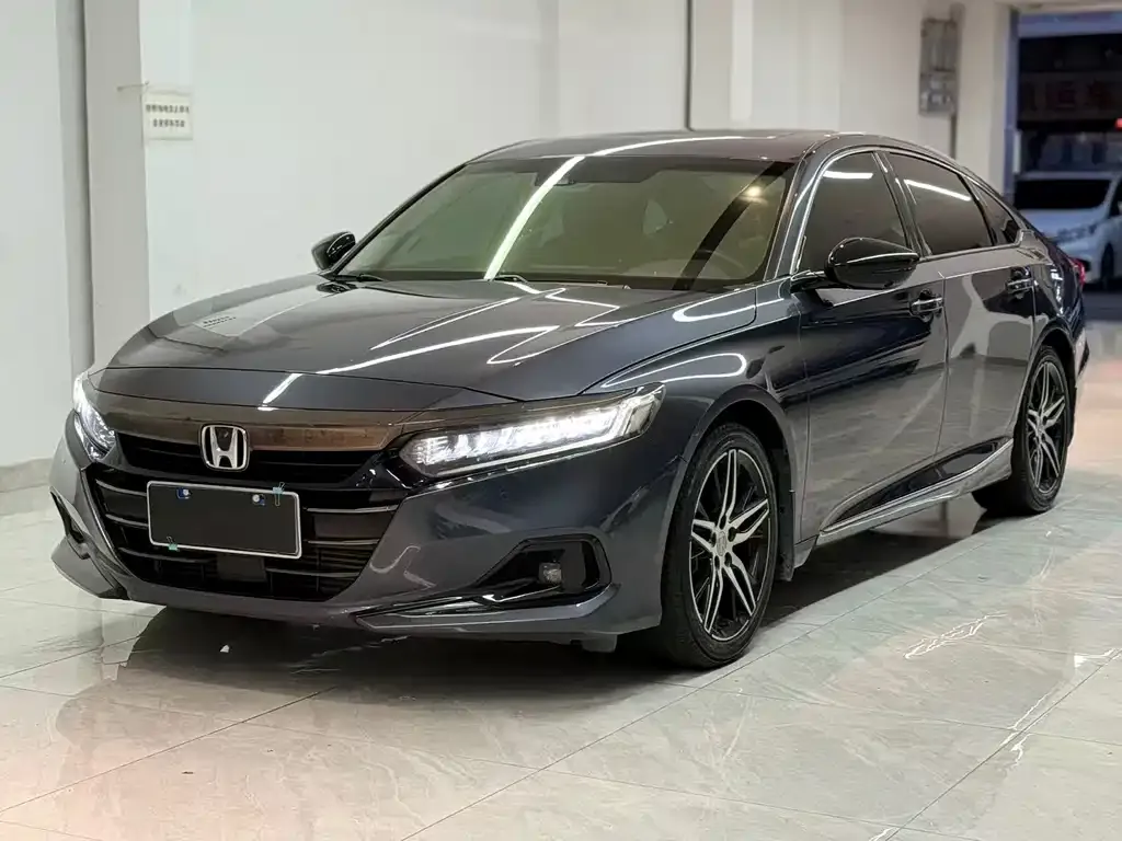 Honda Accord — фото 1