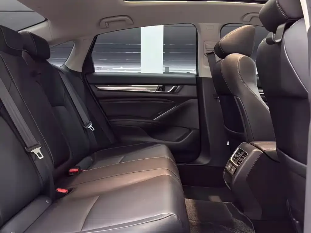 Honda Accord — фото 4