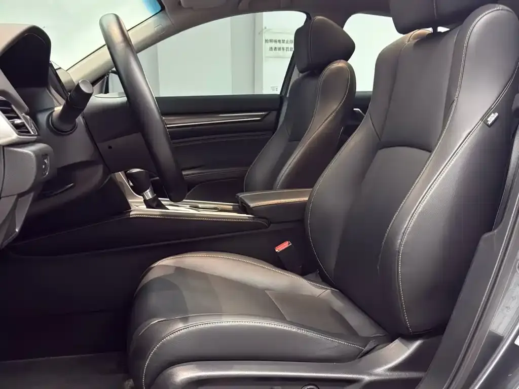 Honda Accord — фото 10