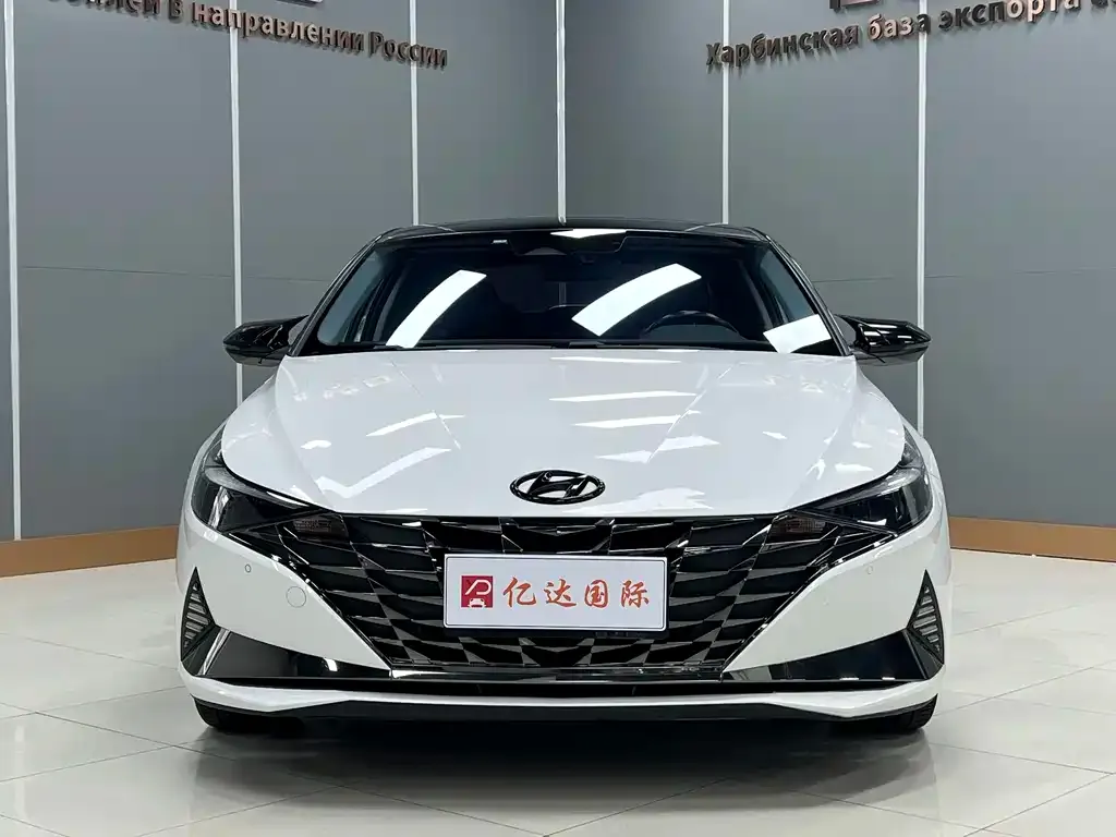 Hyundai Elantra — фото 5