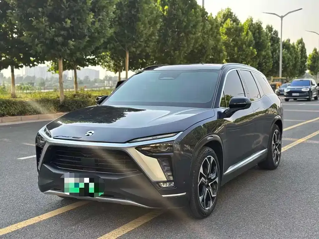 NIO ES8