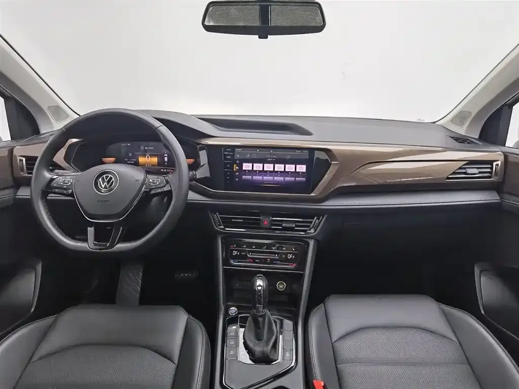 Volkswagen Tharu — фото 4