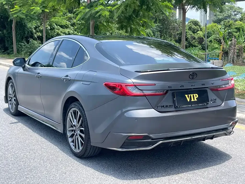Toyota Camry — фото 9