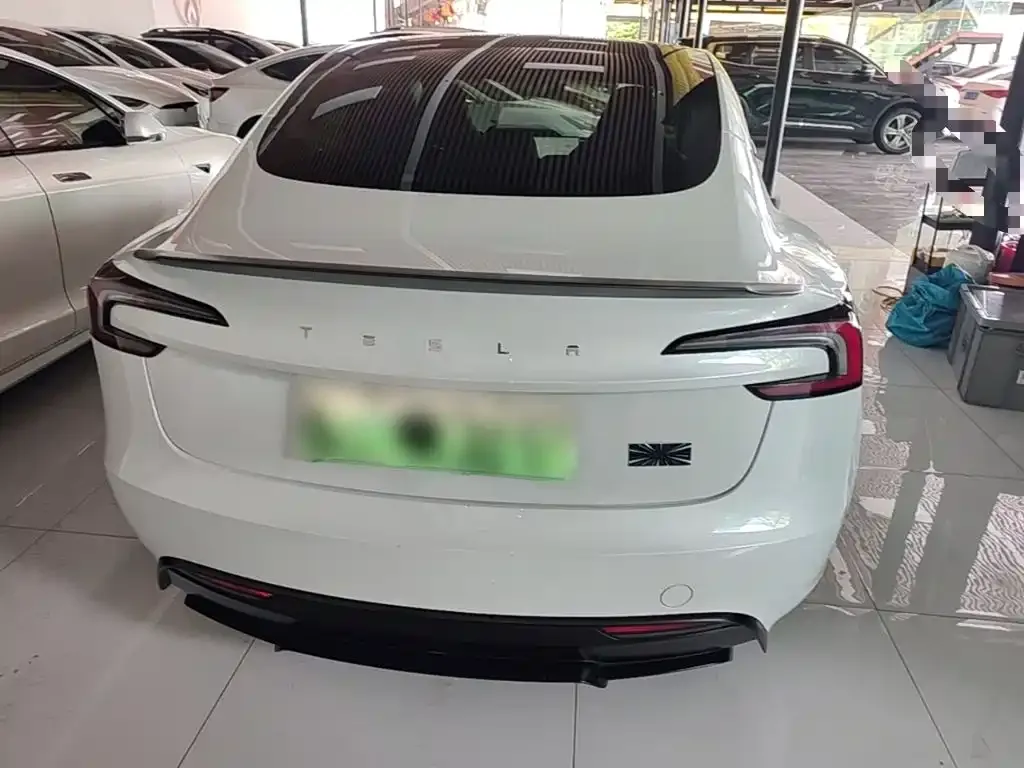 Tesla Model 3 — фото 3