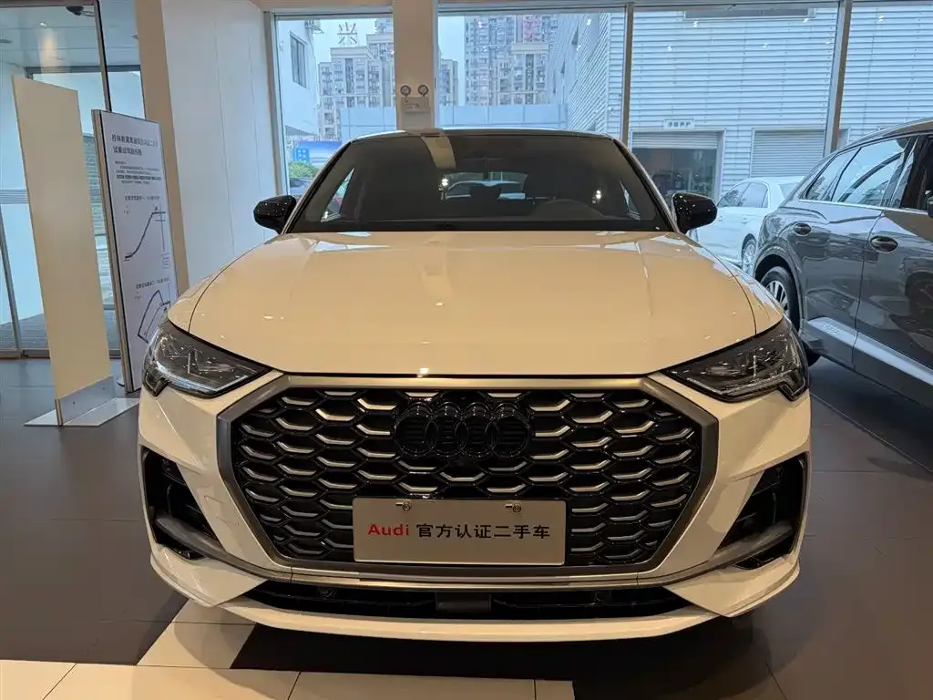 Audi Q3 Sportback — фото 8