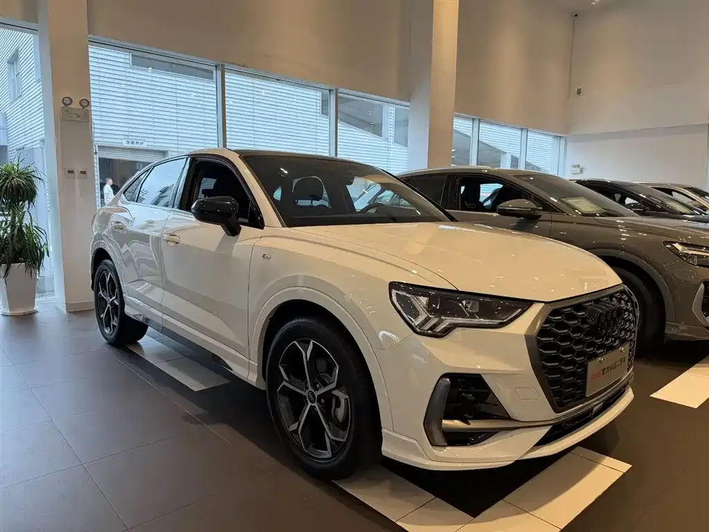 Audi Q3 Sportback — фото 4