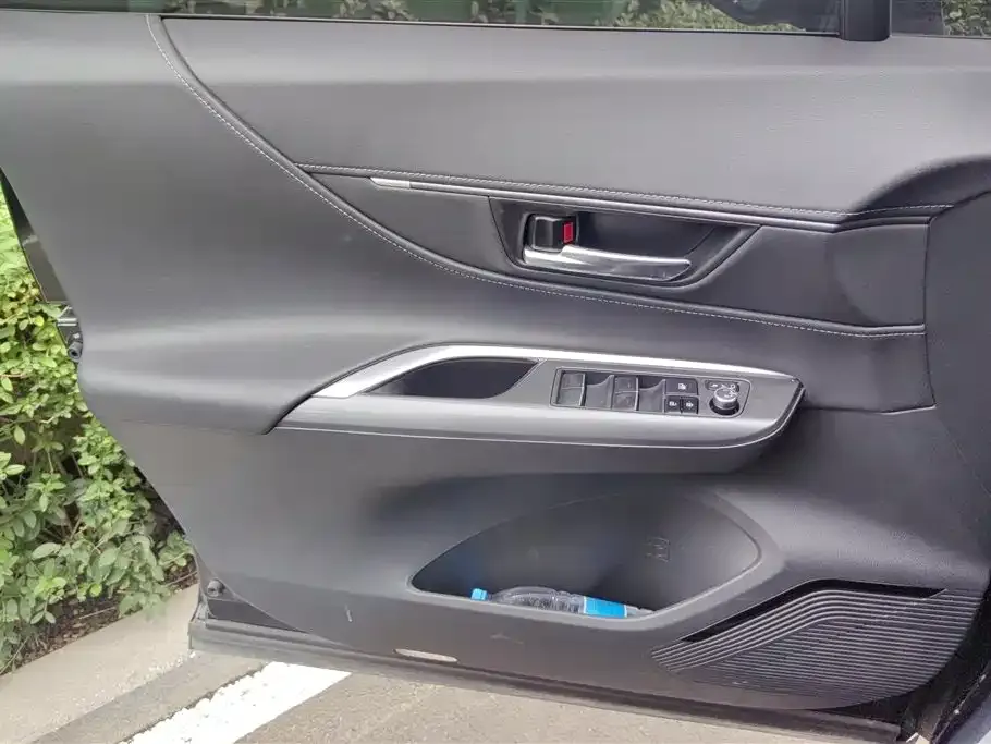 Toyota Harrier — фото 3