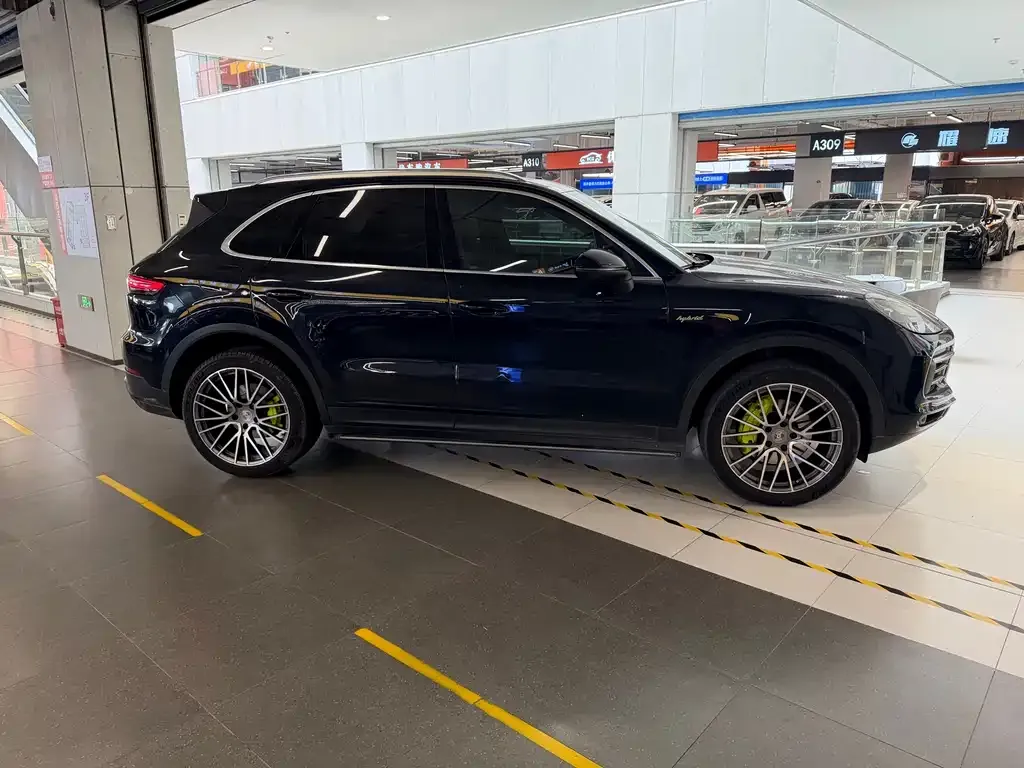 Porsche Cayenne Hybrid — фото 8