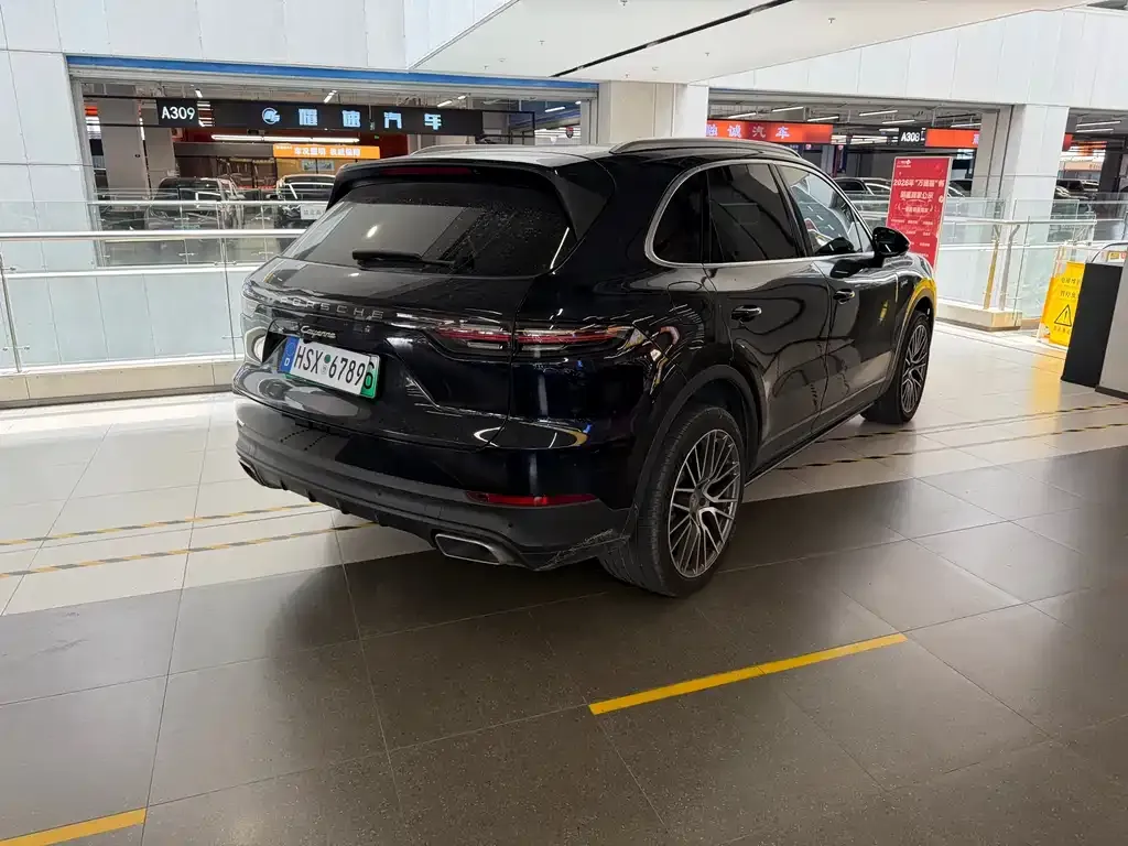 Porsche Cayenne Hybrid — фото 10