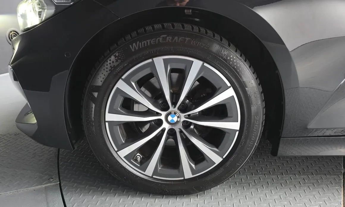 BMW 3-Series 2023 из KR, фото 7
