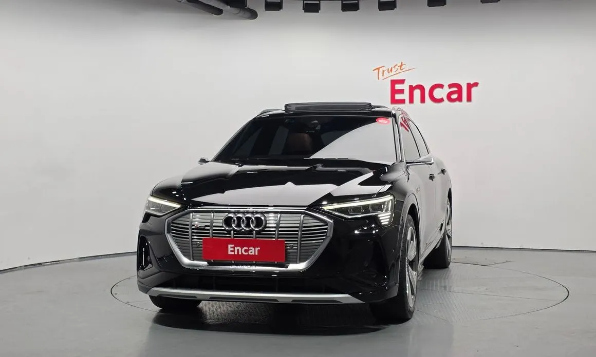 Audi e-tron 2023 из KR, фото 2